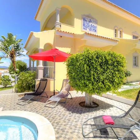 Wonderful 6 Bedroom Casa Santa Isabel Private Pool 빌라