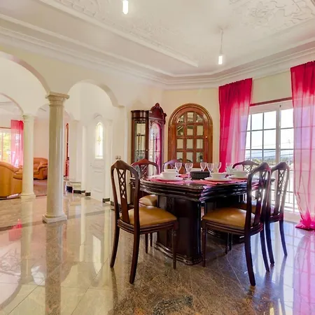 Wonderful 6 Bedroom Casa Santa Isabel Private Pool Parchal